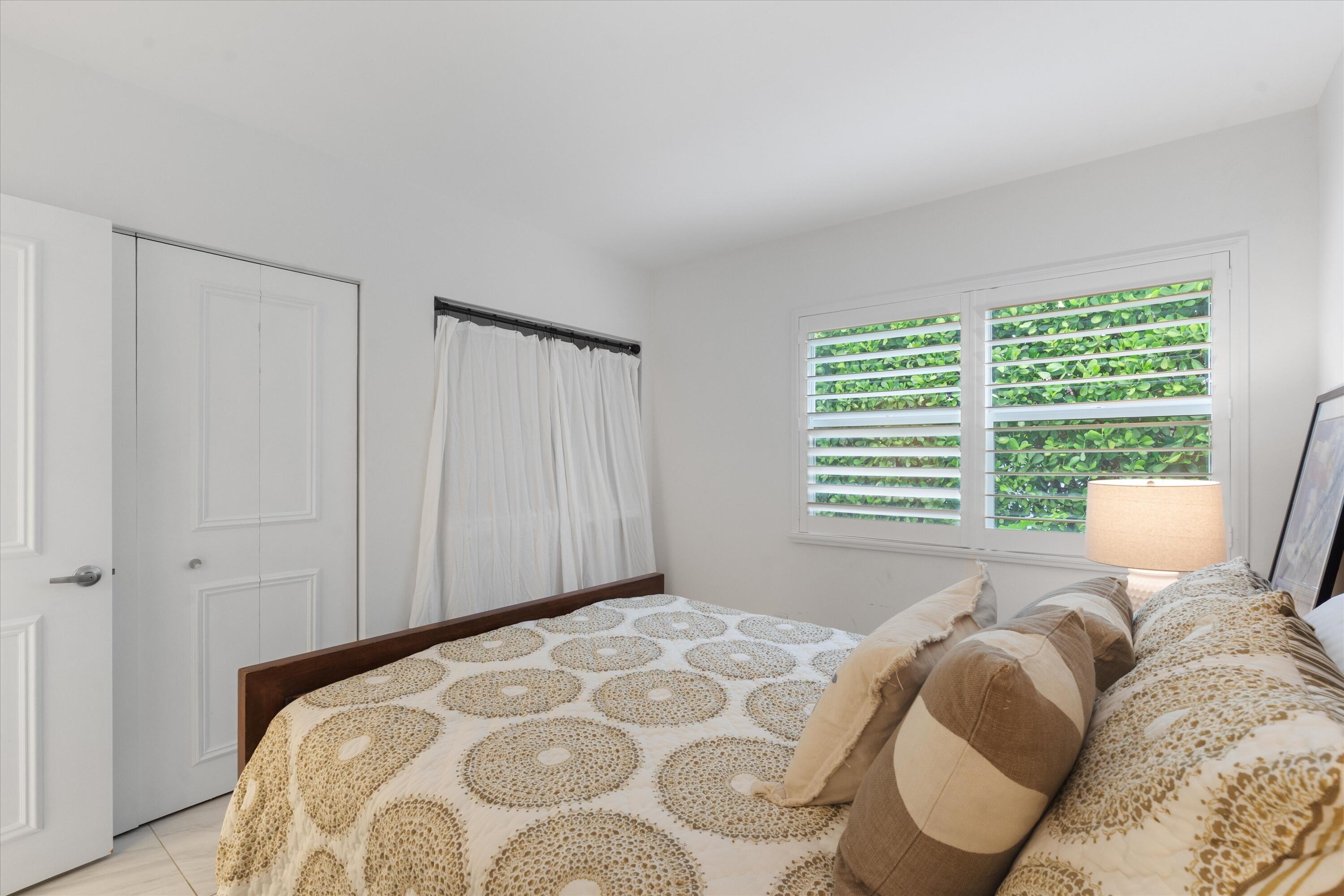 1015 Ingraham Avenue 9