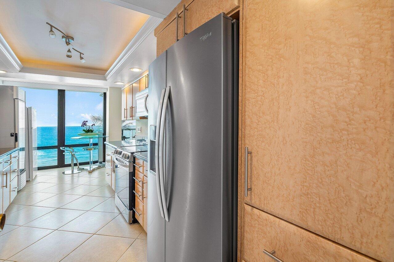 250 S Ocean Boulevard 10c