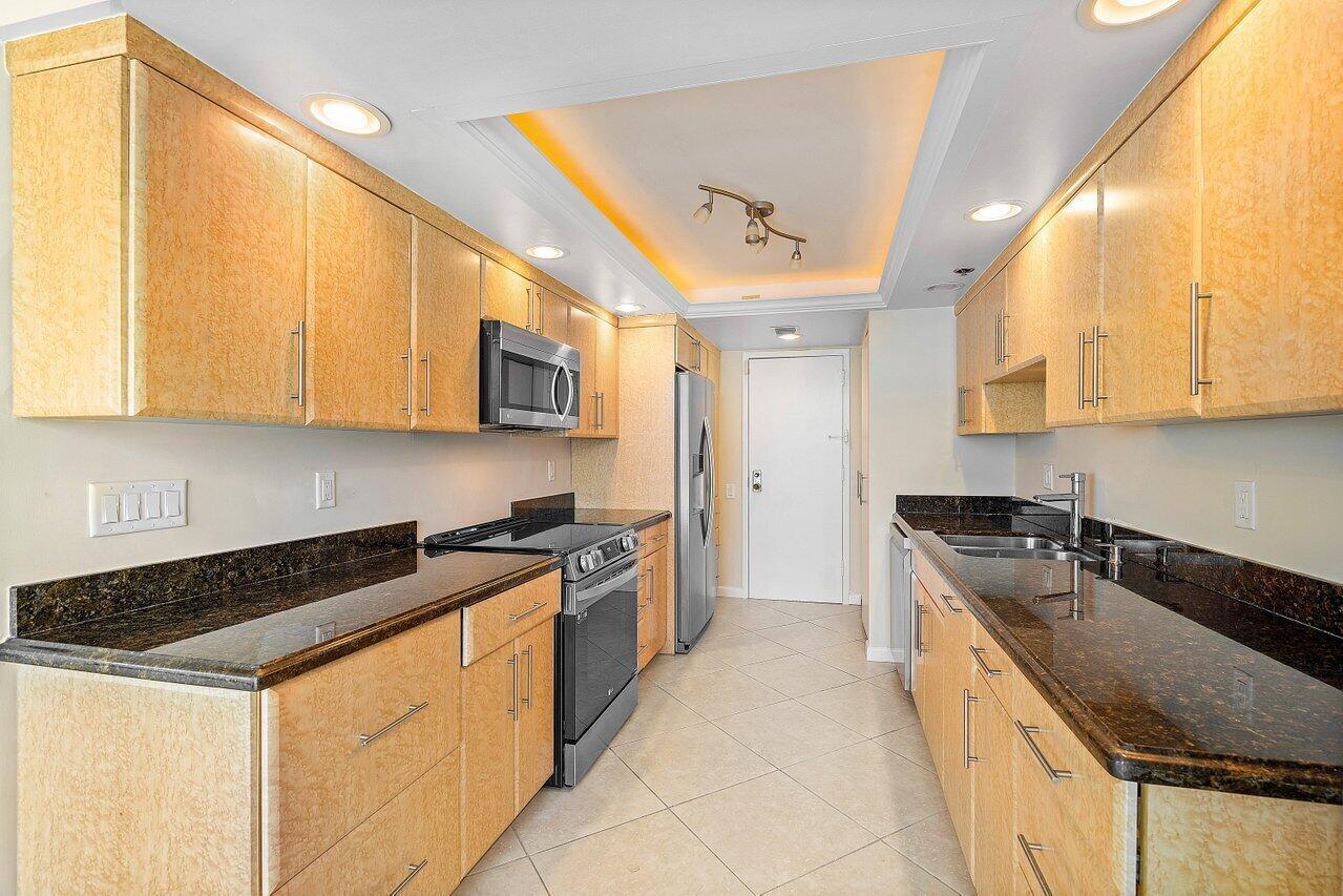 250 S Ocean Boulevard 10c