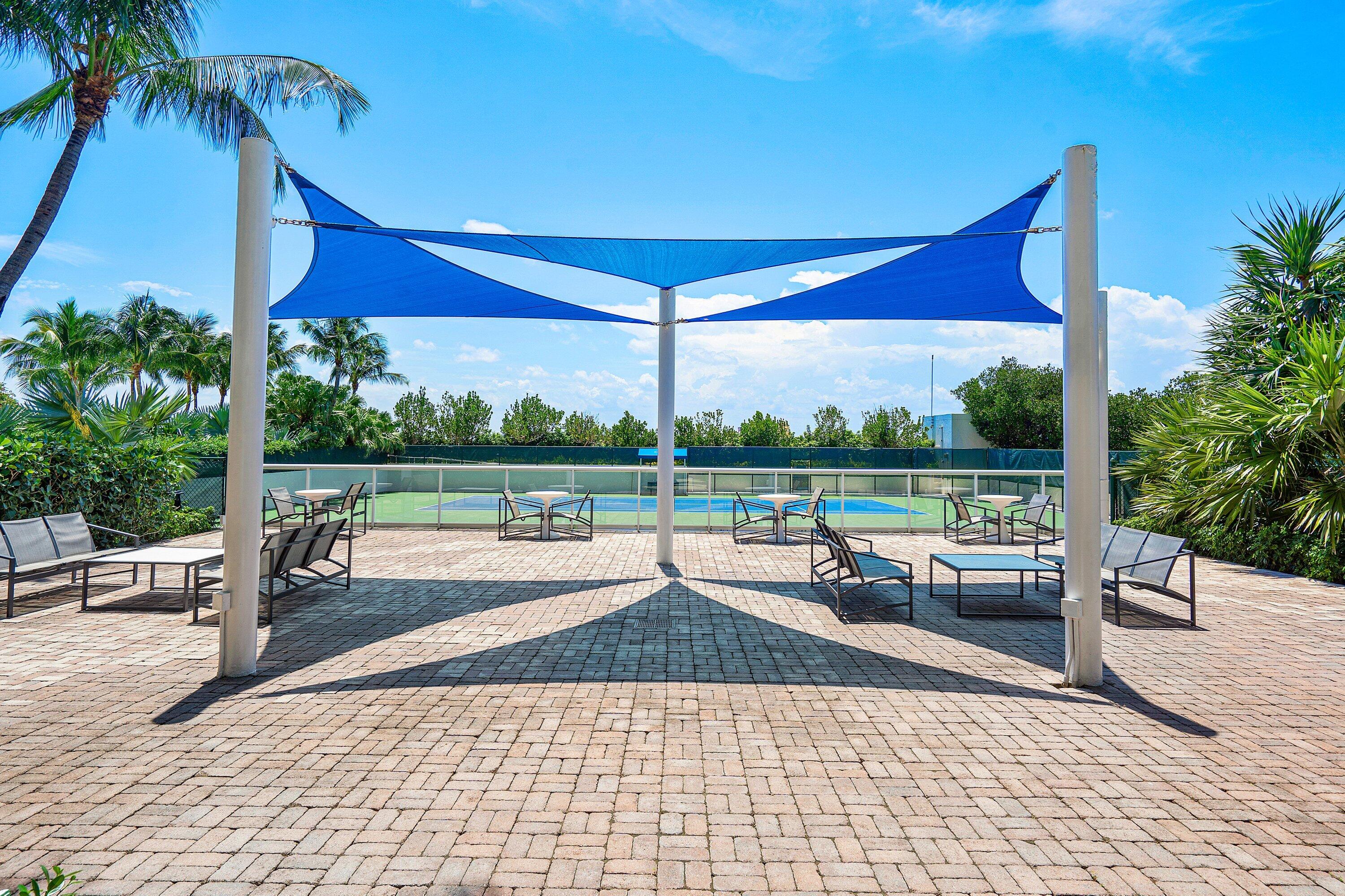 1 N Ocean Boulevard 806