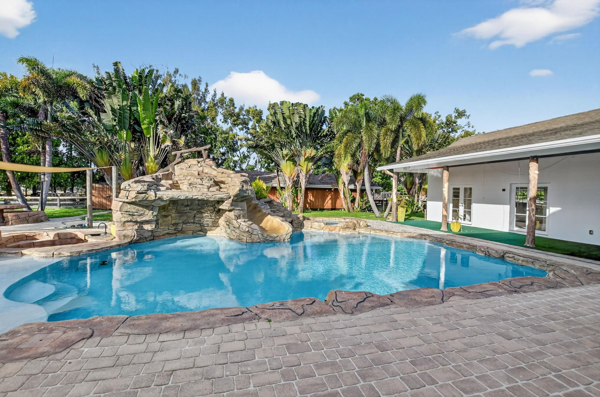 8233 Stagecoach Lane