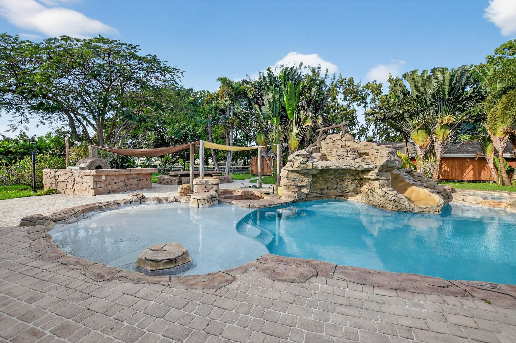 8233 Stagecoach Lane
