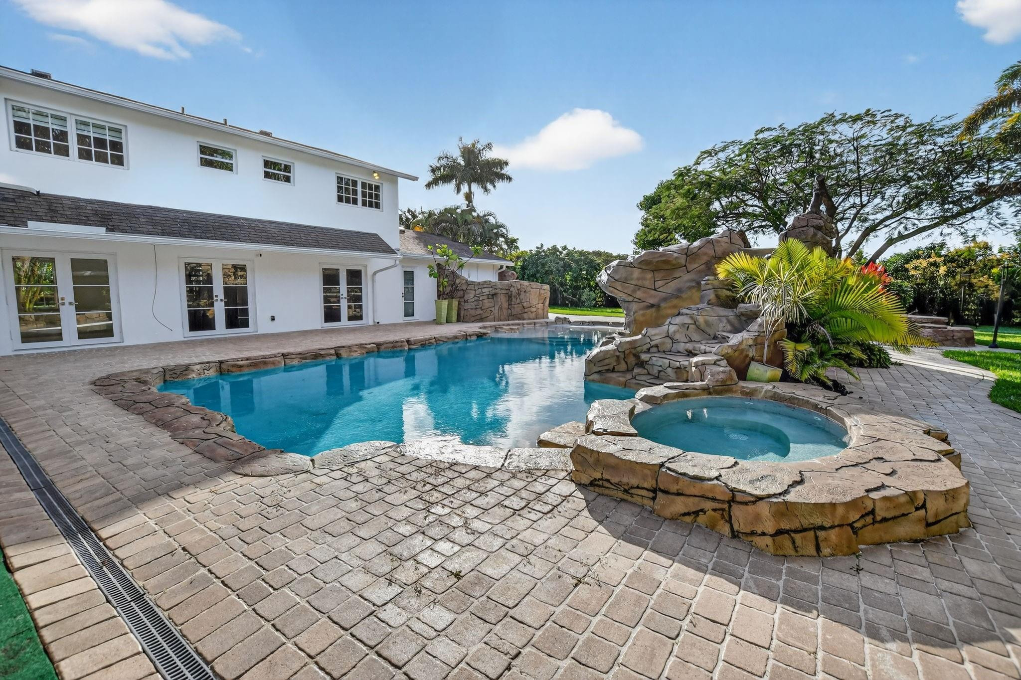 8233 Stagecoach Lane