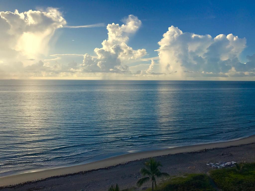 3221 S Ocean Boulevard 707