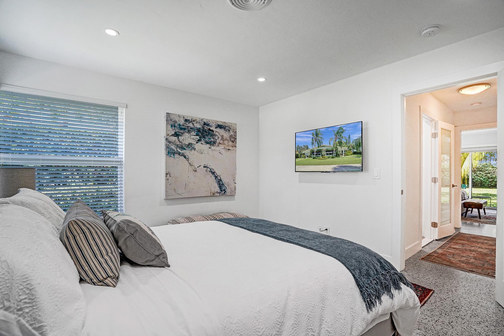 221 N Swinton Avenue