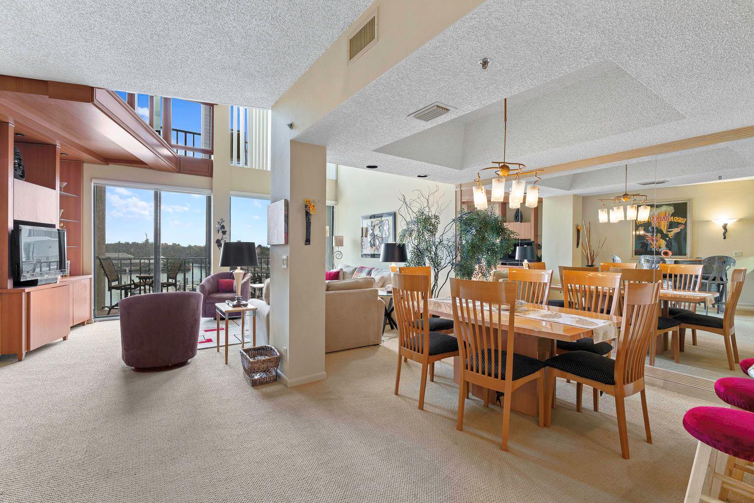 1035 S Federal Highway 409