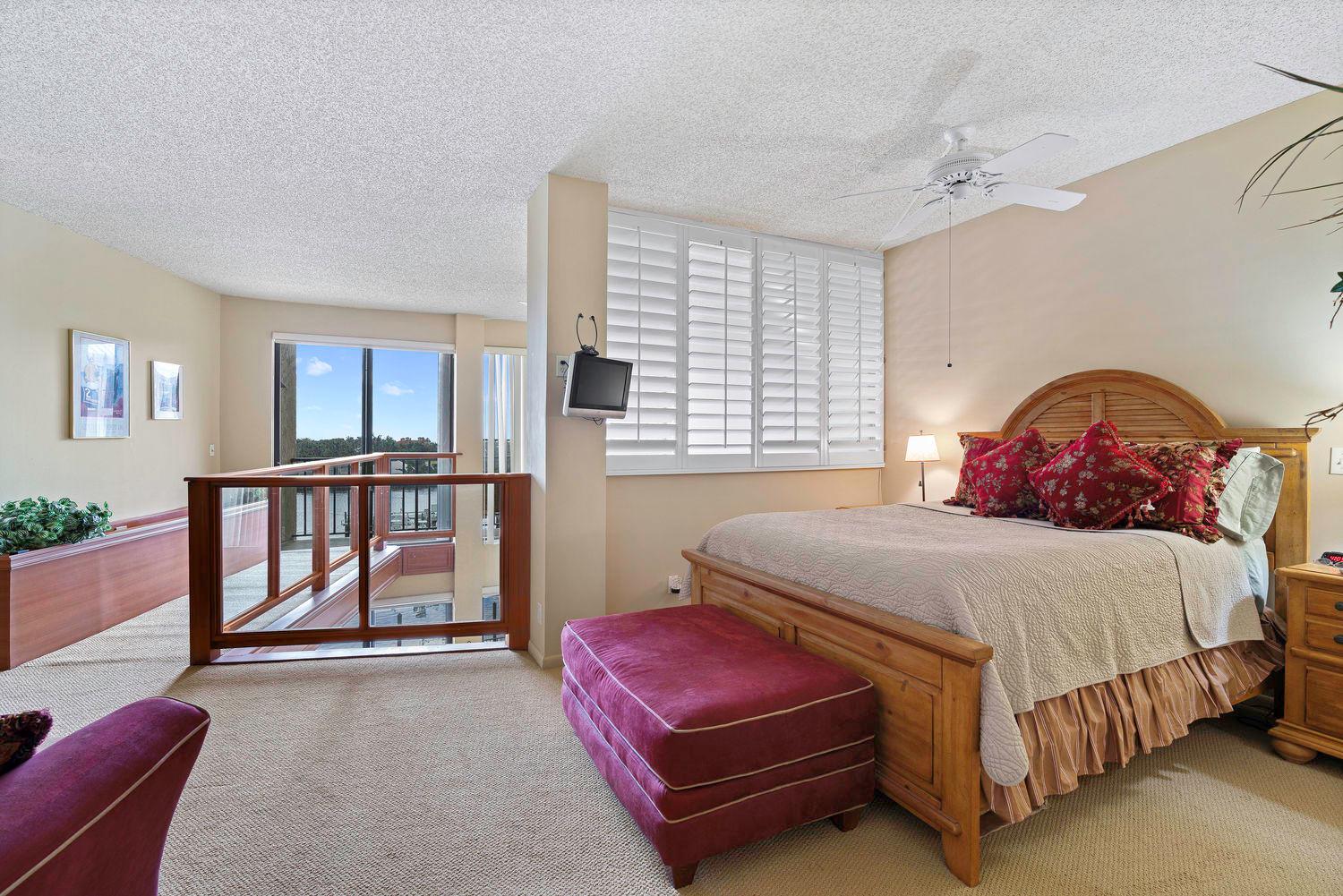 1035 S Federal Highway 409