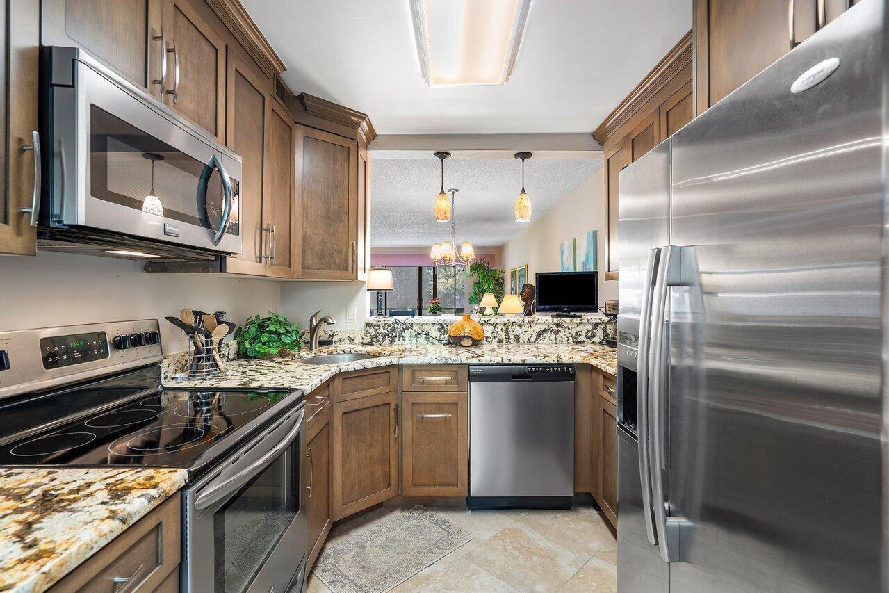 5020 Golfview Court 1415