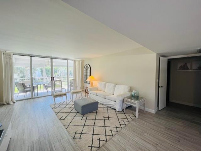 1 Harbourside Drive 4-204