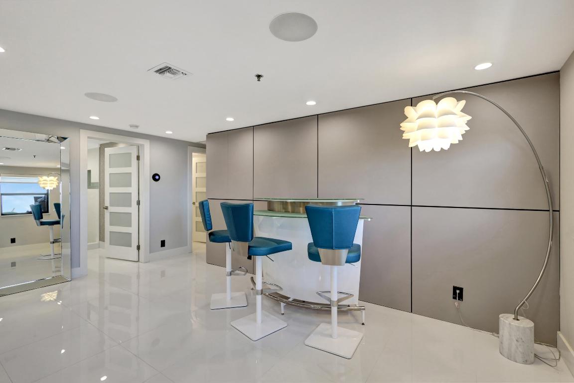 1035 S Federal Highway Ph 6