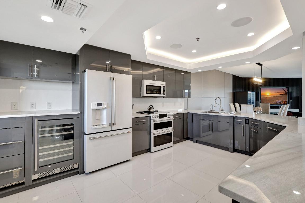 1035 S Federal Highway Ph 6