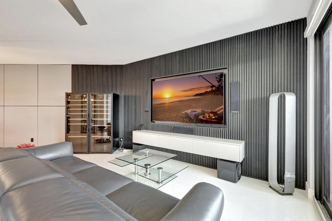 1035 S Federal Highway Ph 6