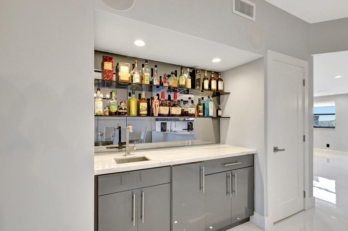 1035 S Federal Highway Ph 6