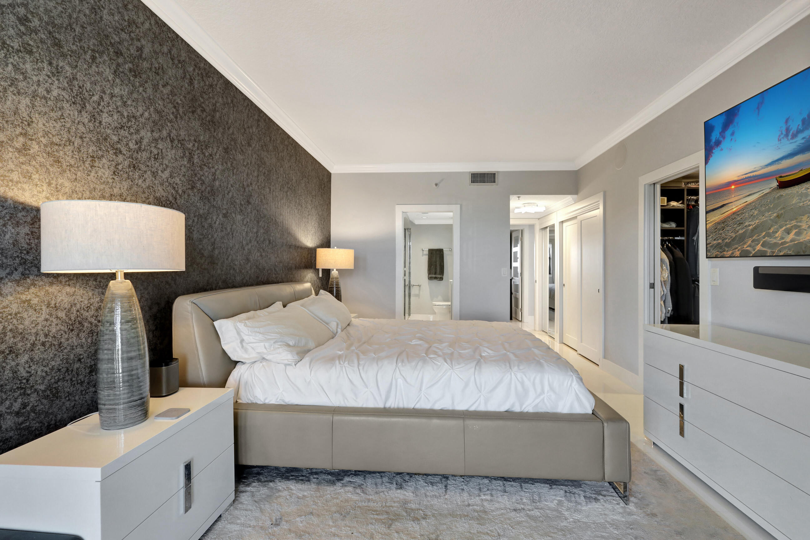 1035 S Federal Highway Ph 6