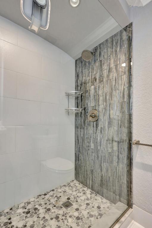 1035 S Federal Highway Ph 6