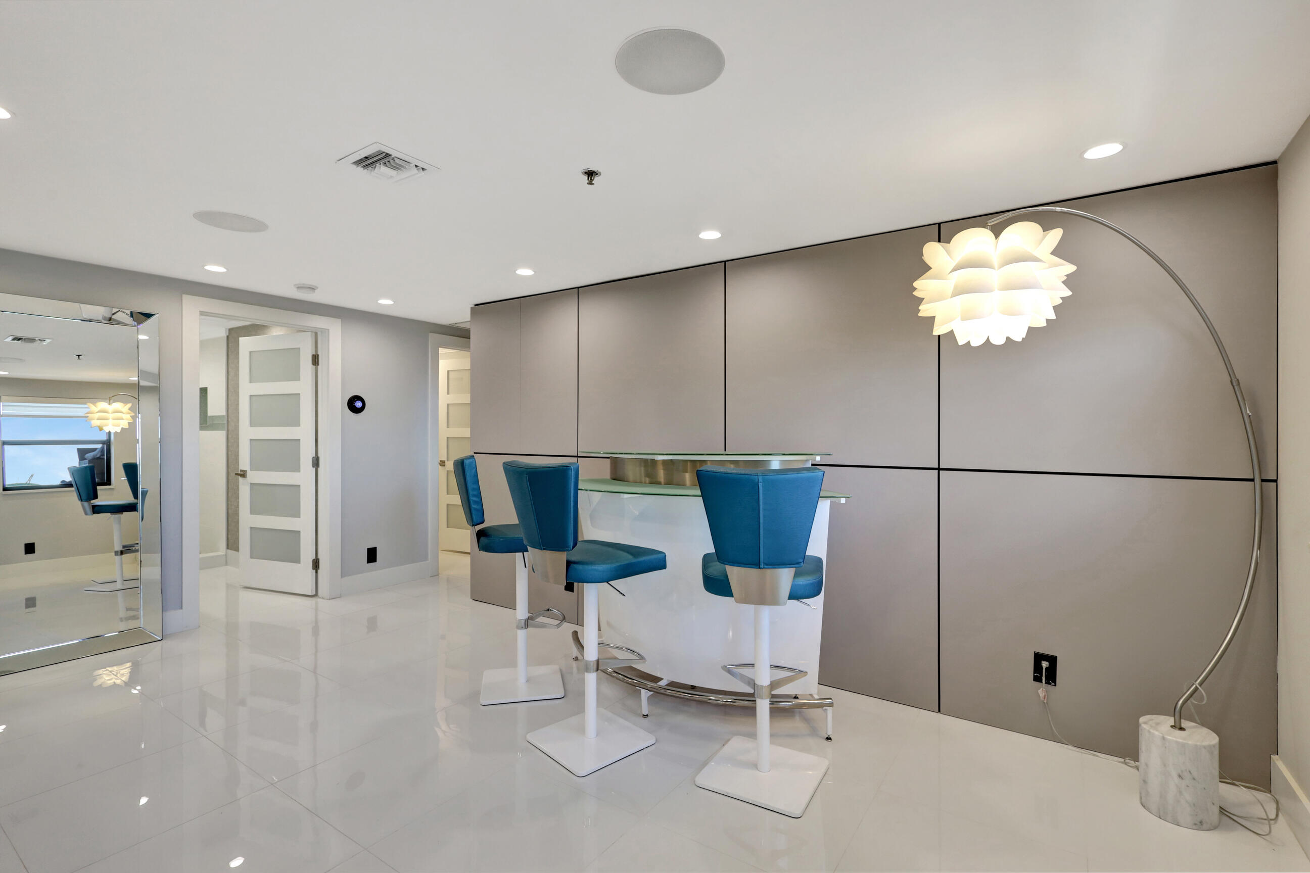 1035 S Federal Highway Ph 6