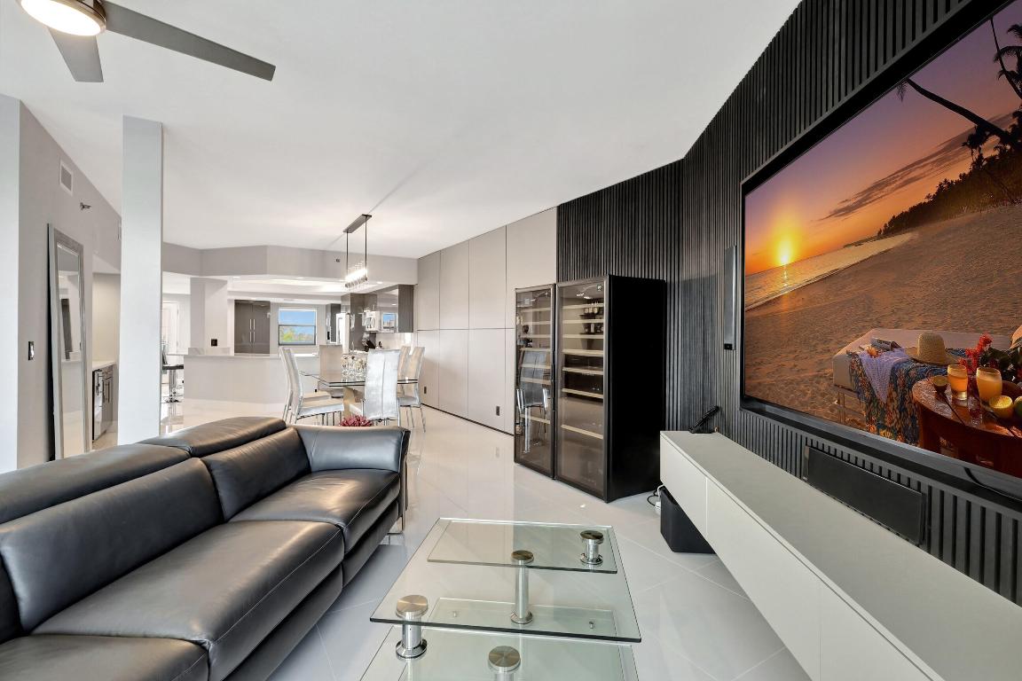 1035 S Federal Highway Ph 6