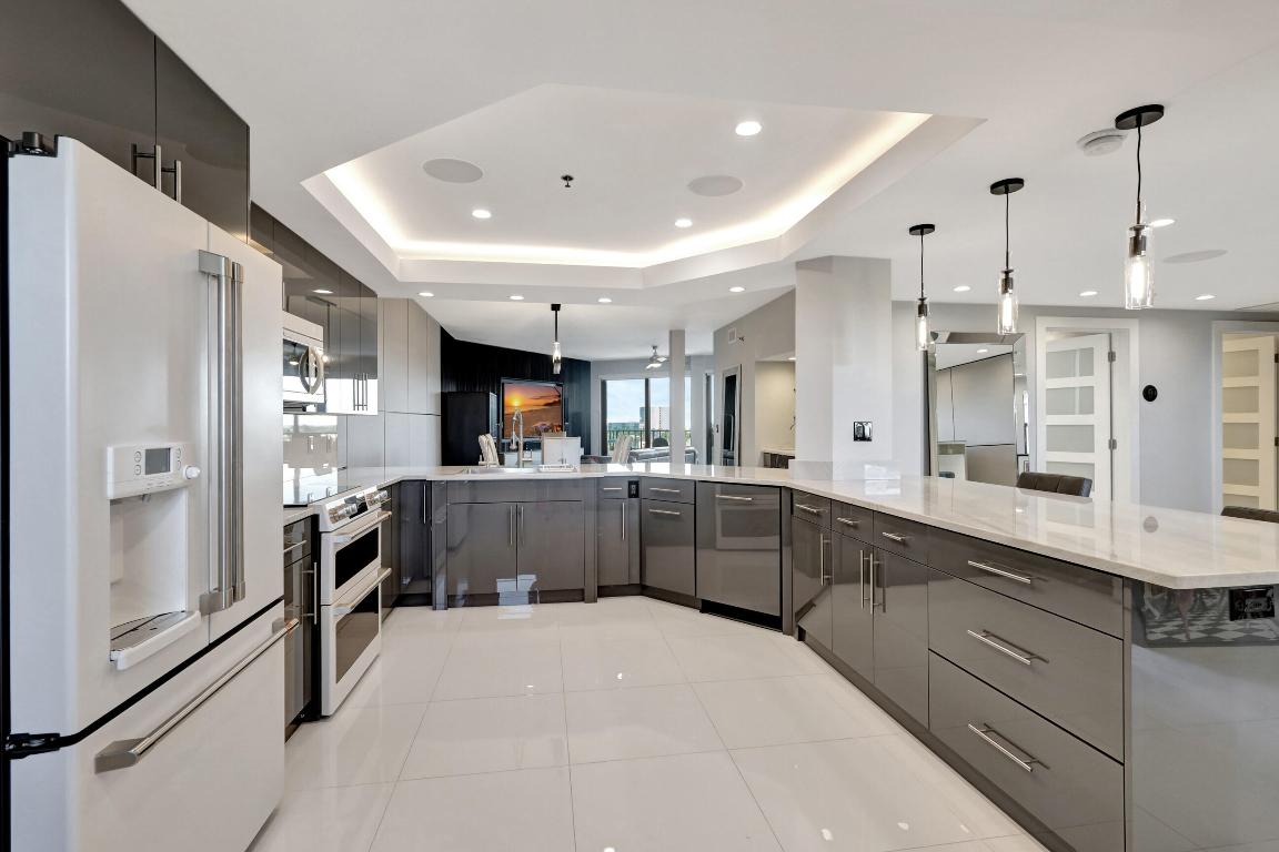 1035 S Federal Highway Ph 6