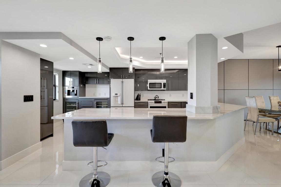 1035 S Federal Highway Ph 6