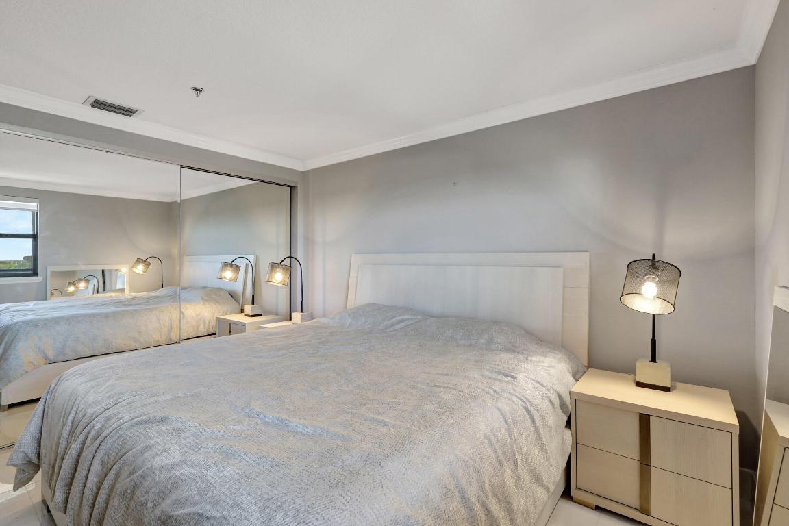 1035 S Federal Highway Ph 6