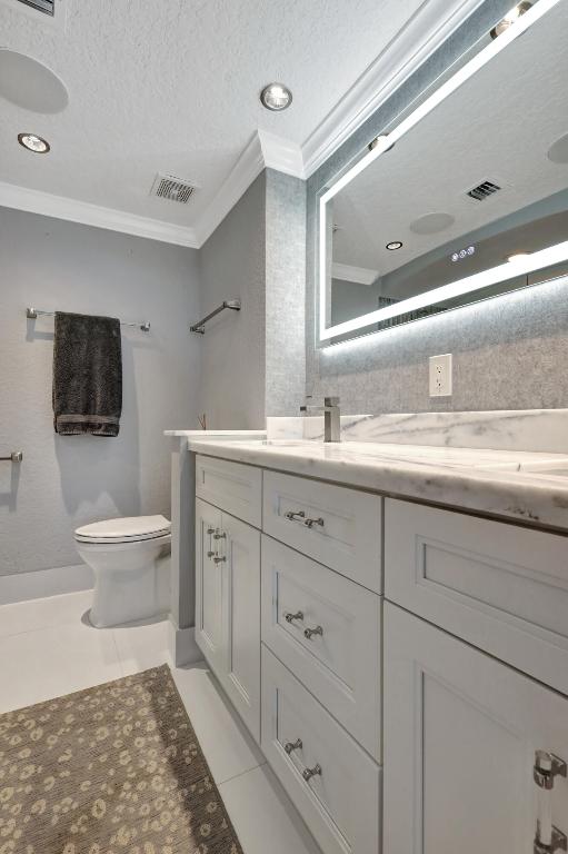 1035 S Federal Highway Ph 6