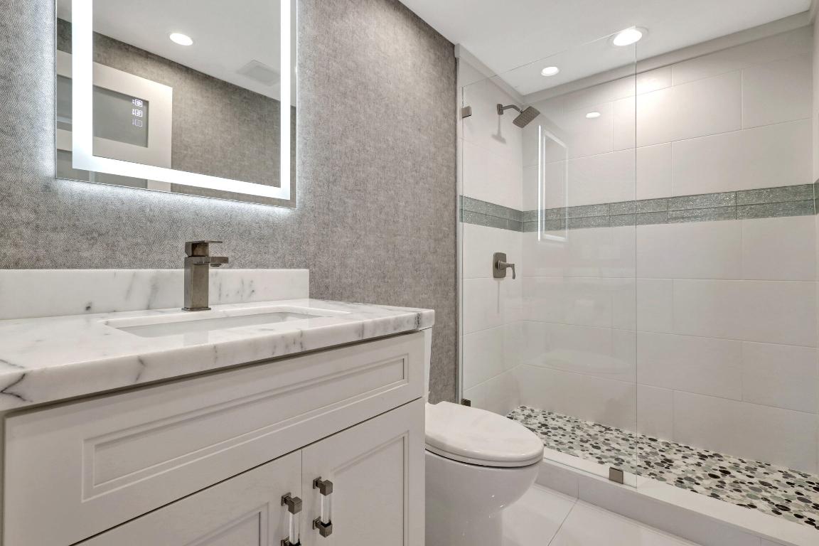 1035 S Federal Highway Ph 6