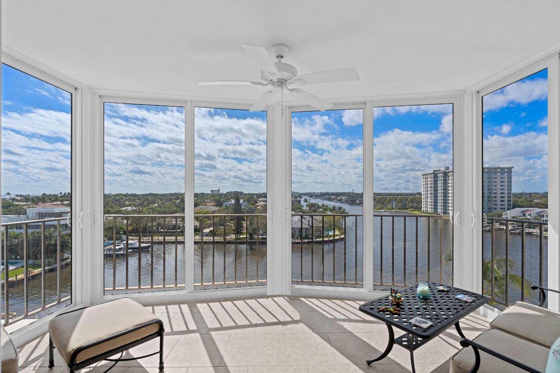 400 Seasage Drive 703