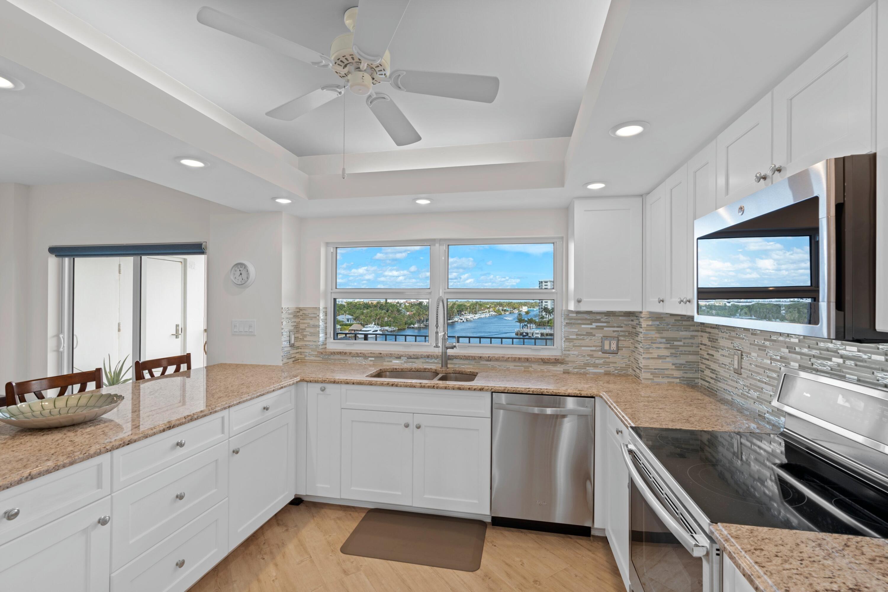 400 Seasage Drive 703