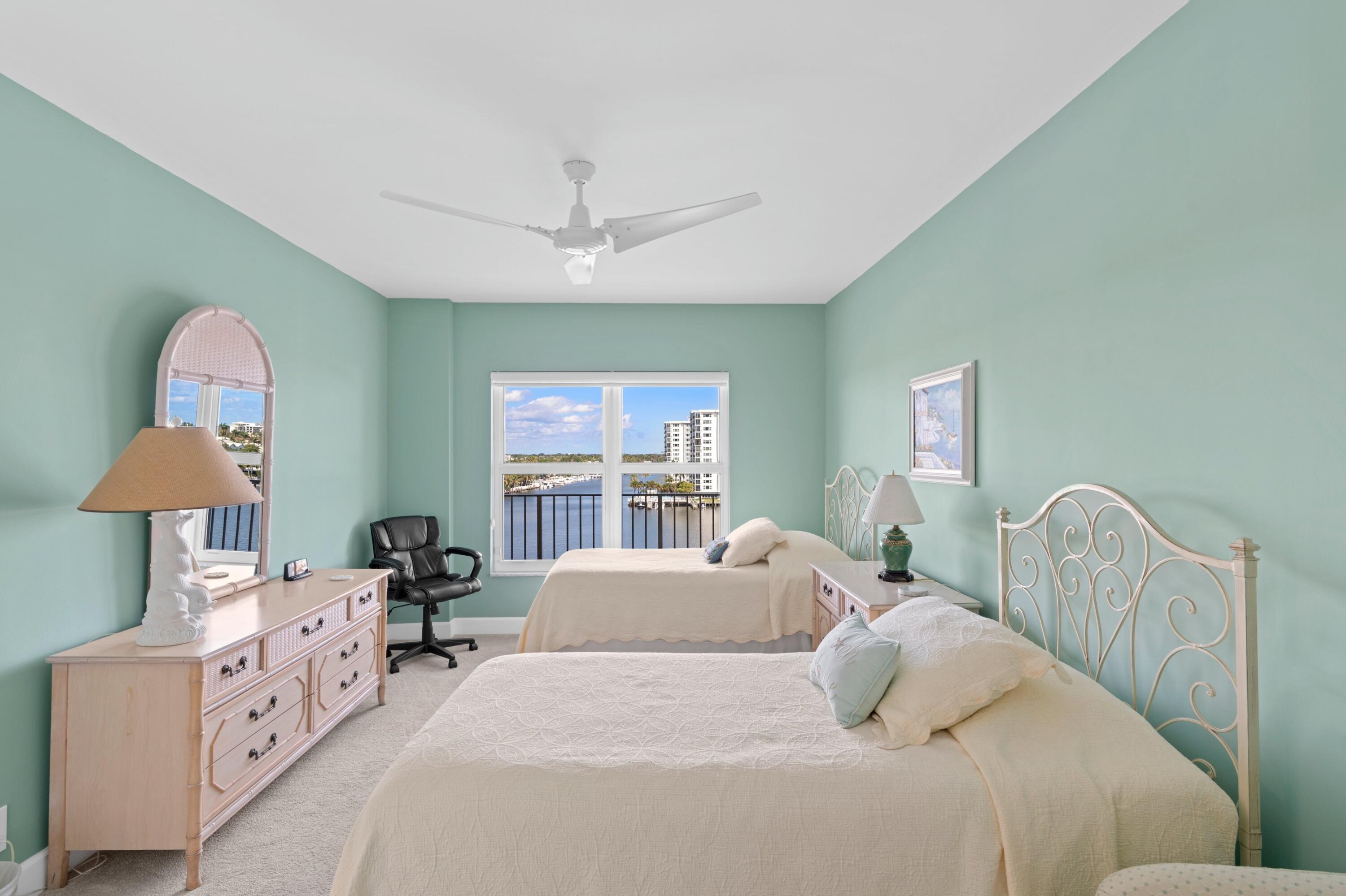 400 Seasage Drive 703