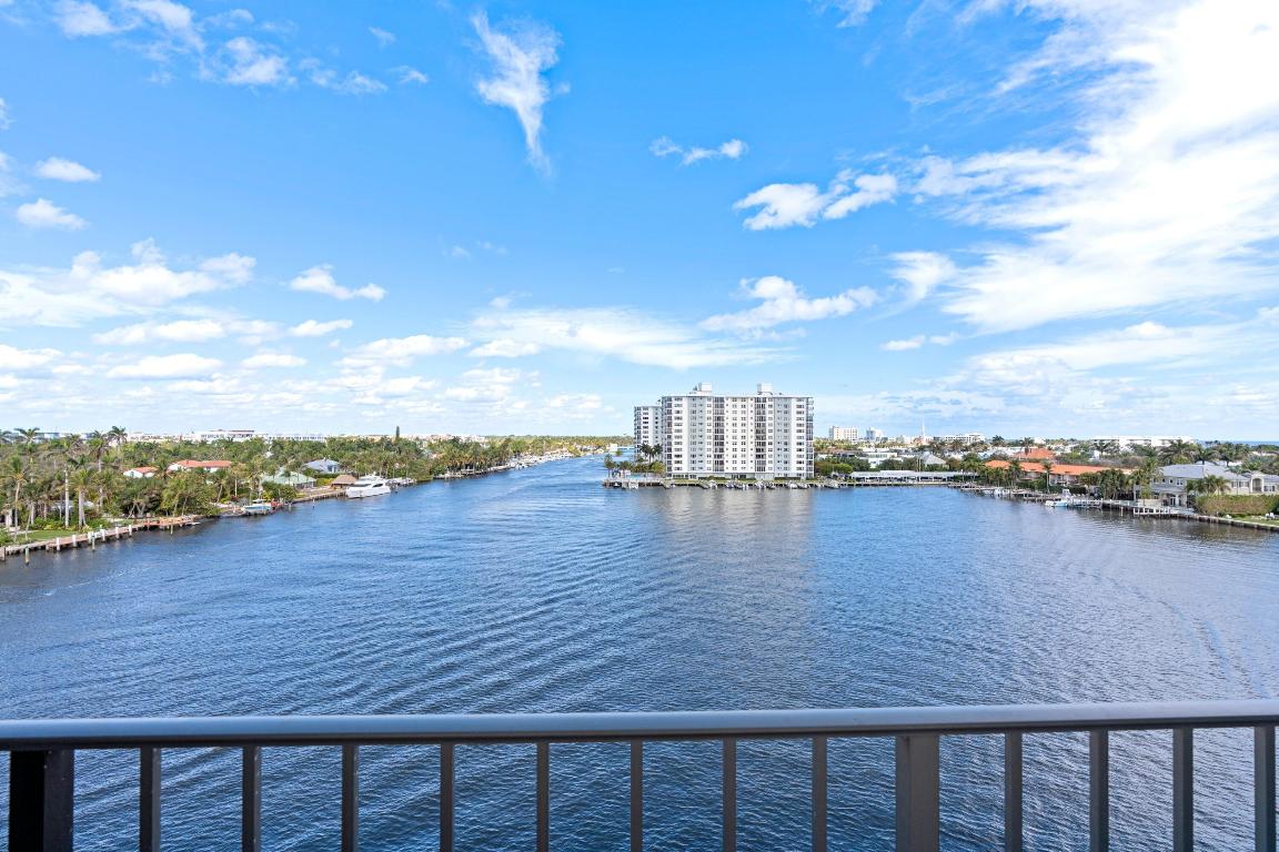 400 Seasage Drive 703