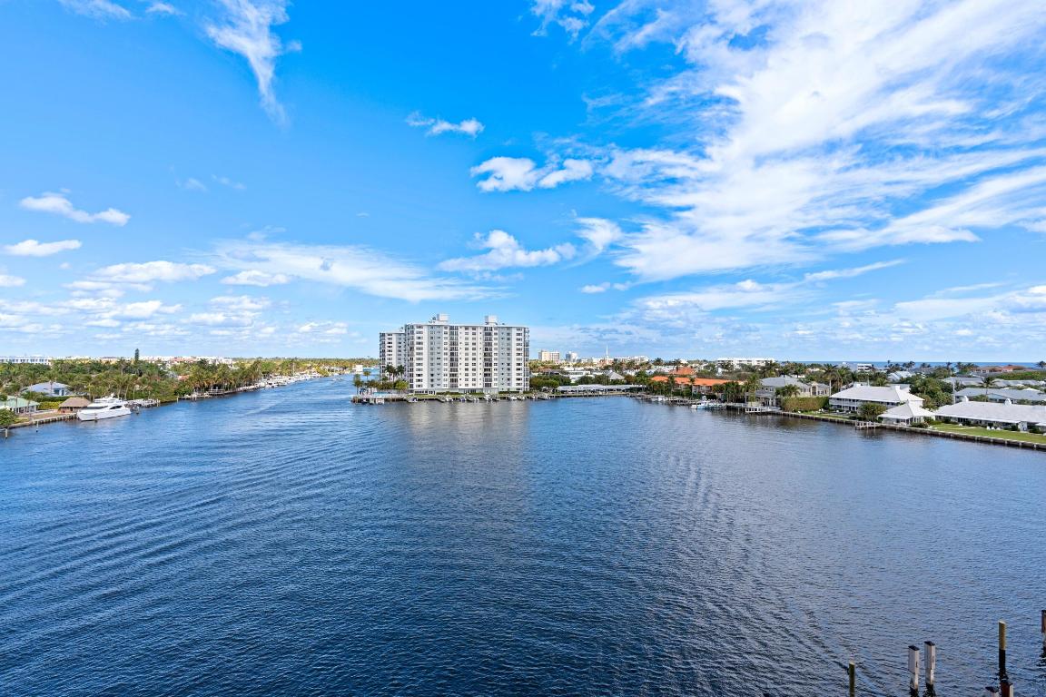 400 Seasage Drive 703