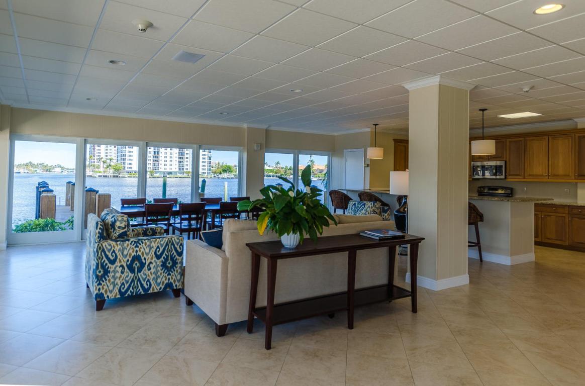 400 Seasage Drive 703