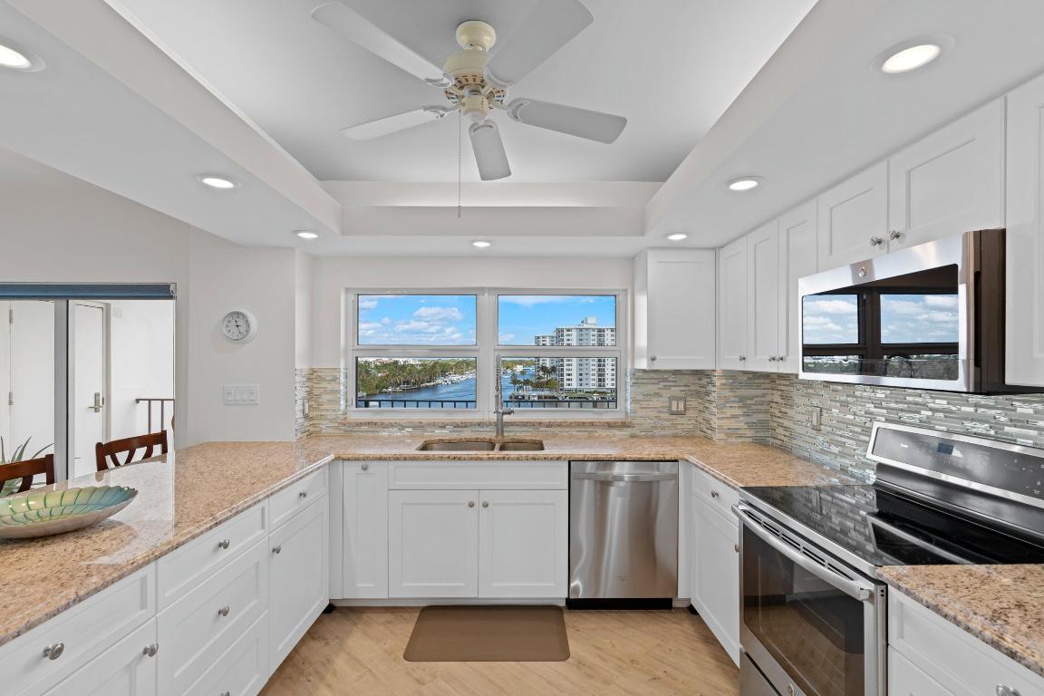 400 Seasage Drive 703