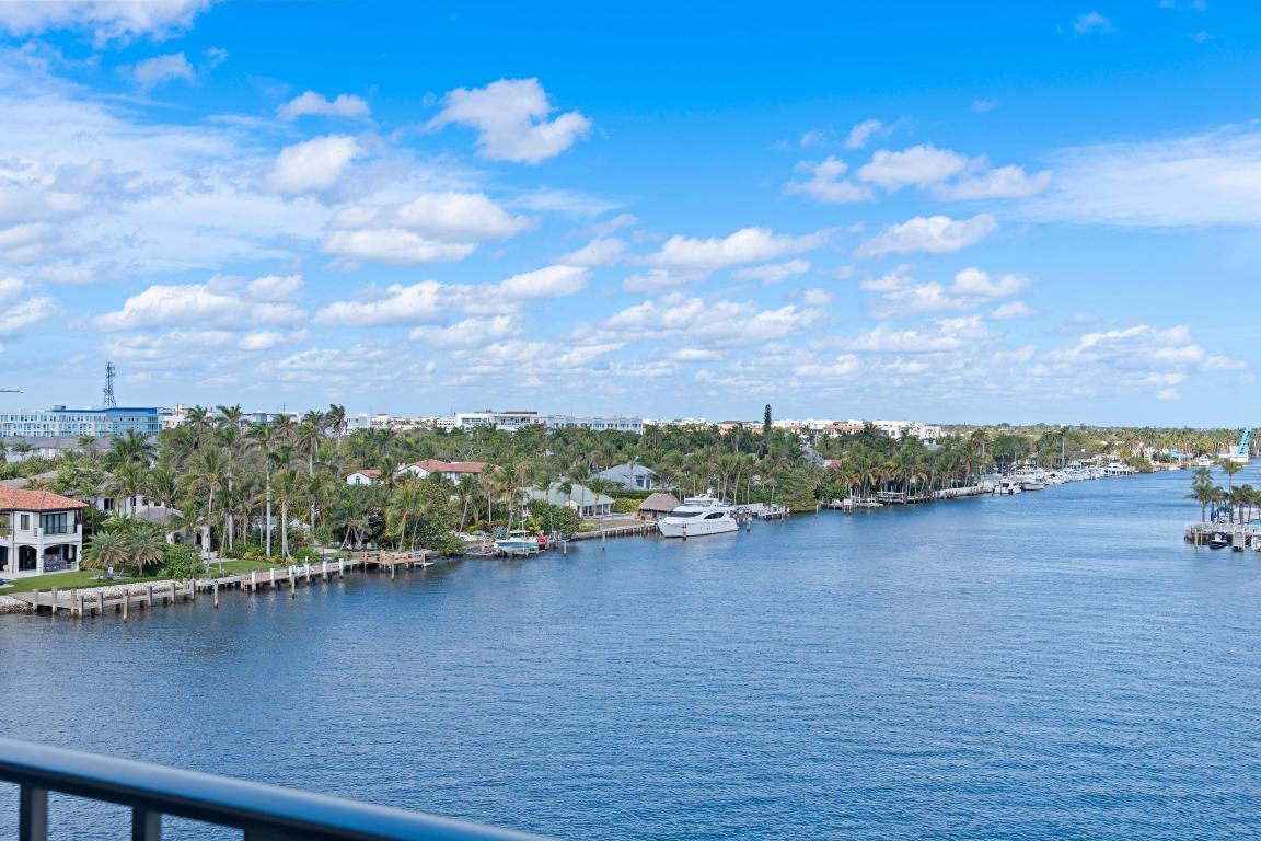 400 Seasage Drive 703