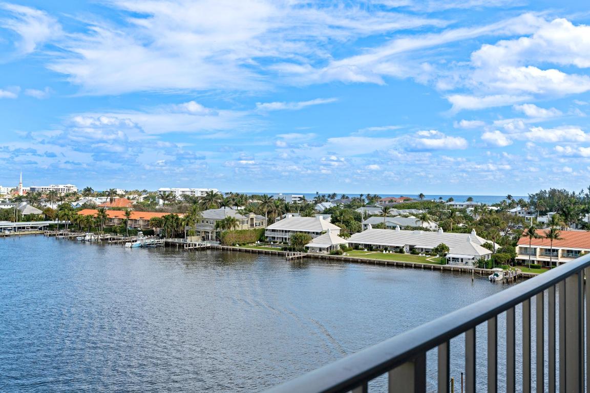 400 Seasage Drive 703