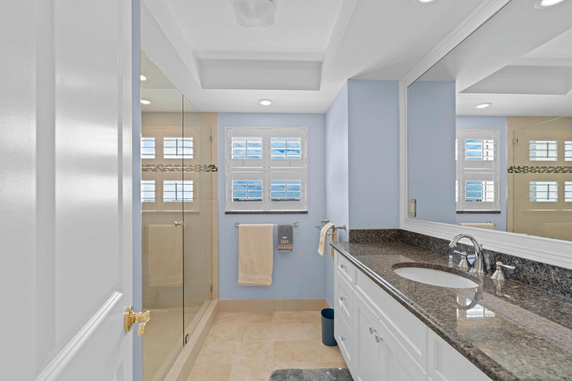 400 Seasage Drive 703