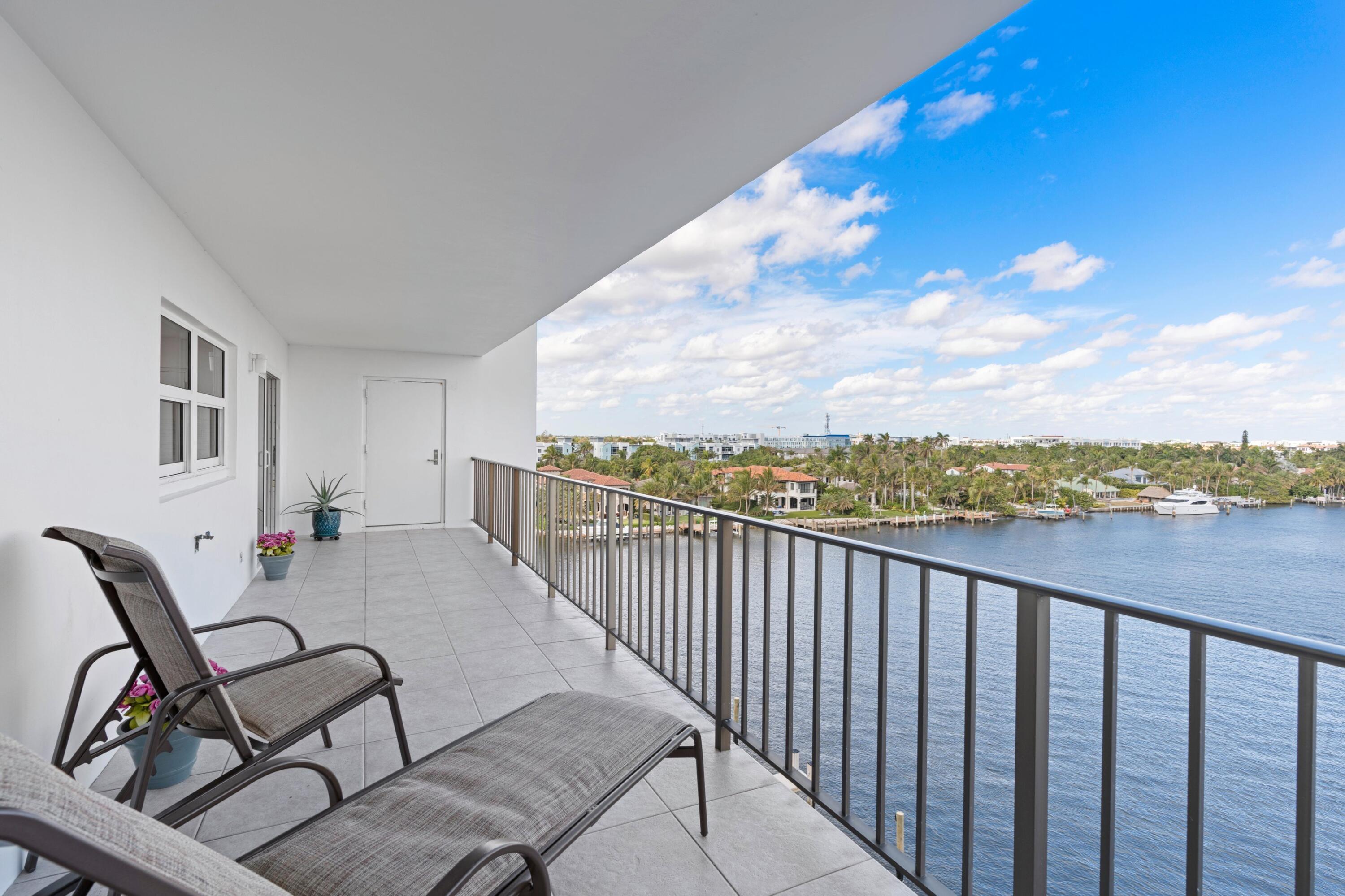 400 Seasage Drive 703