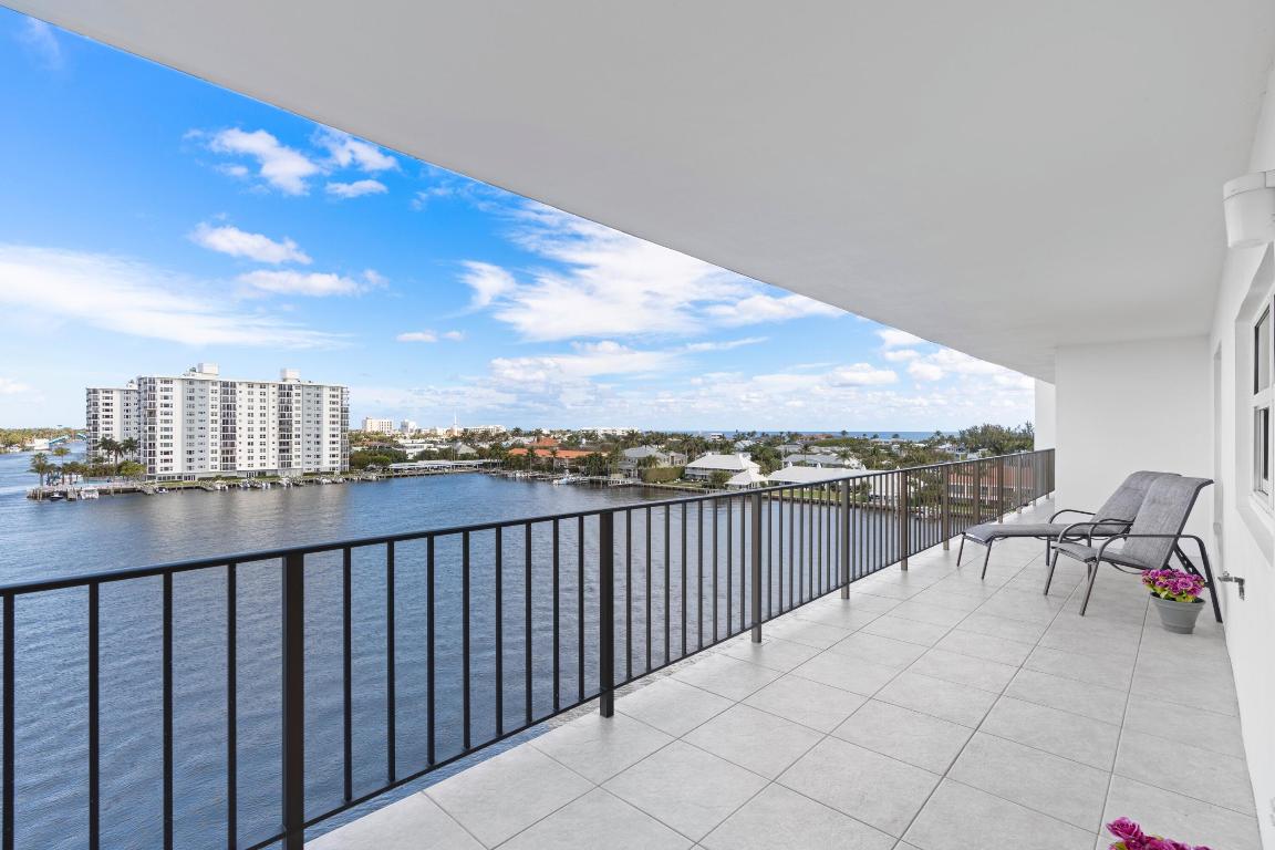 400 Seasage Drive 703