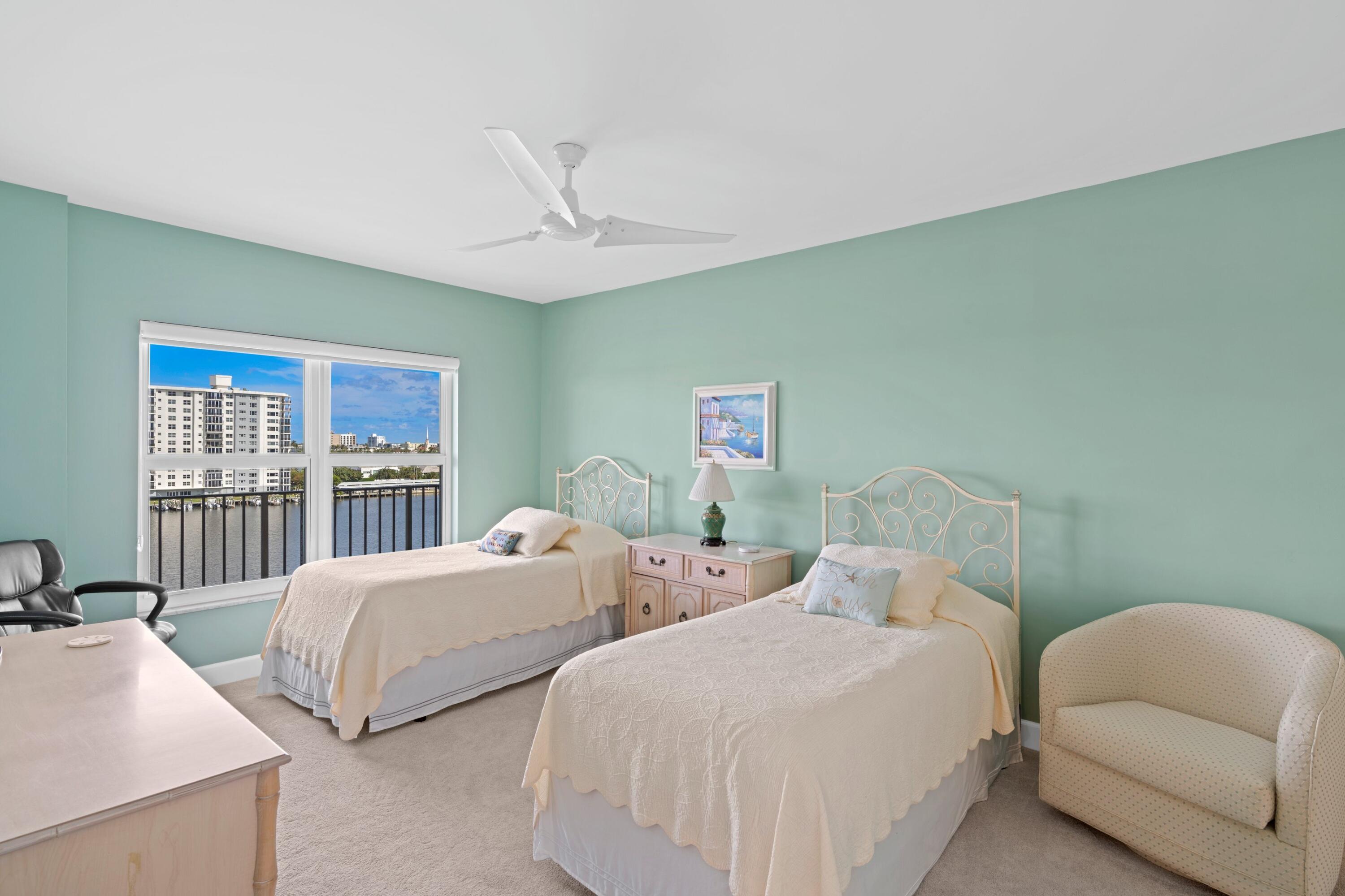 400 Seasage Drive 703