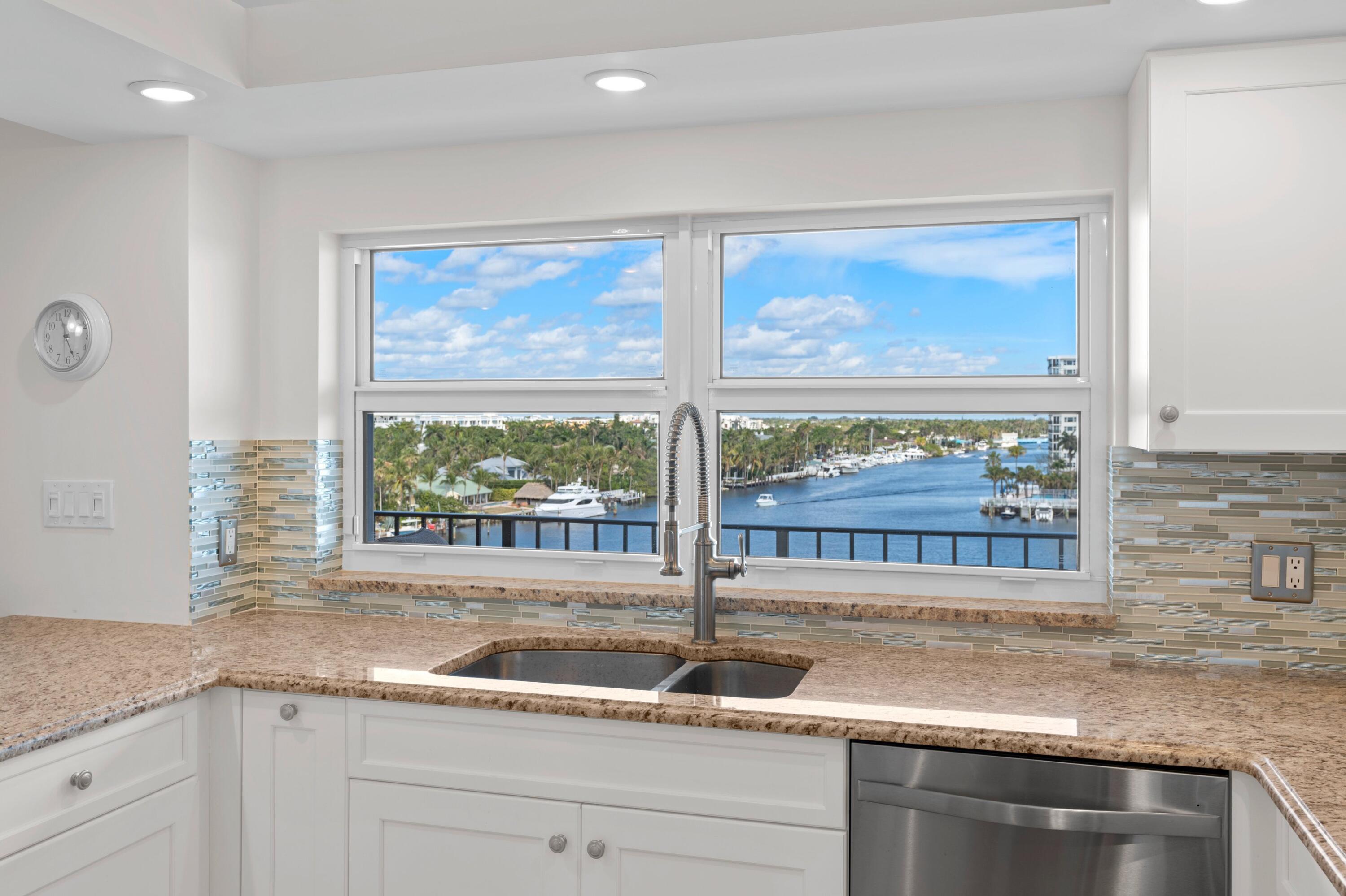 400 Seasage Drive 703