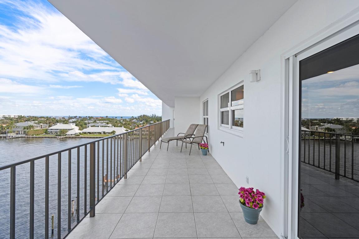 400 Seasage Drive 703