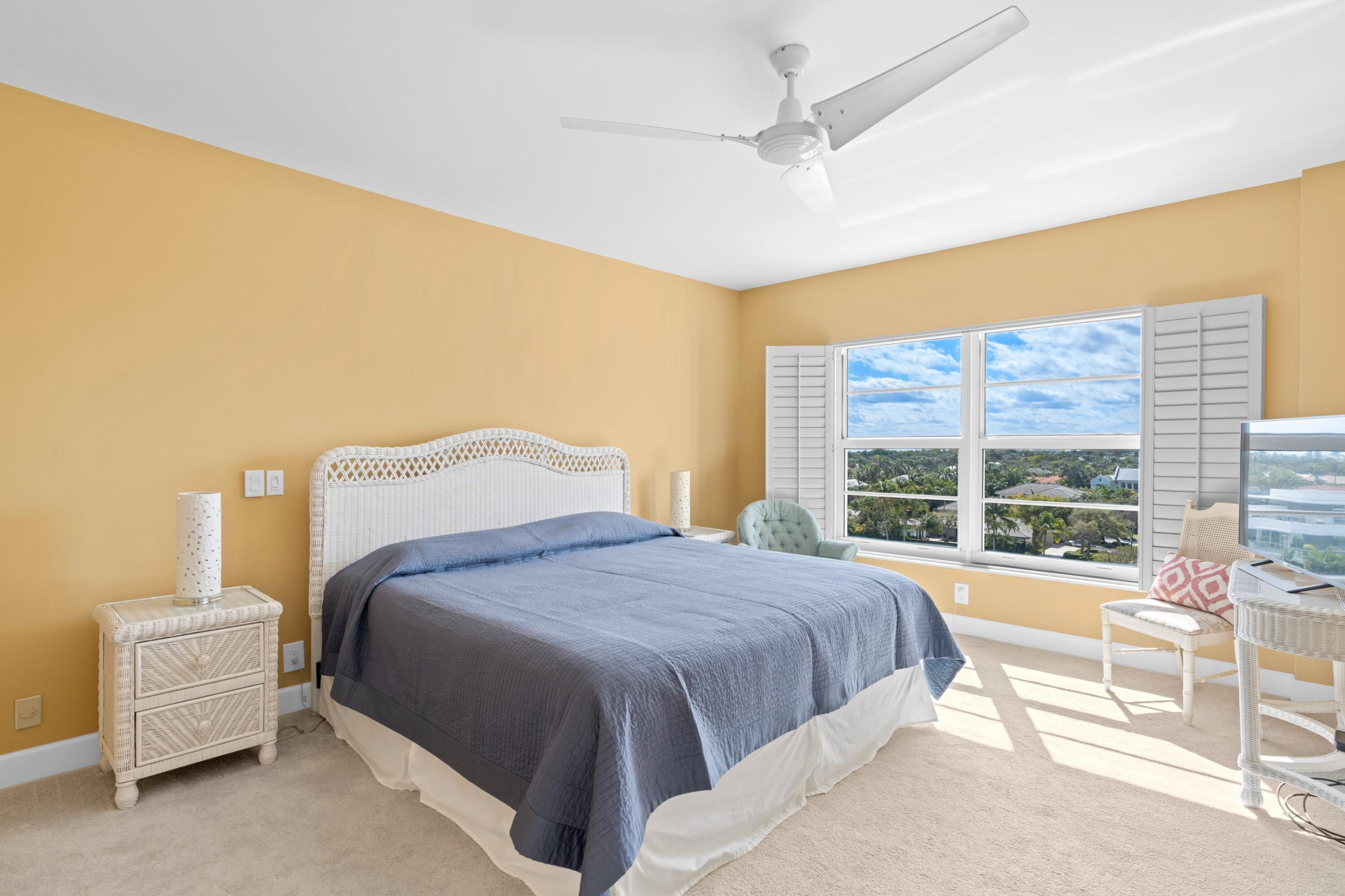 400 Seasage Drive 703