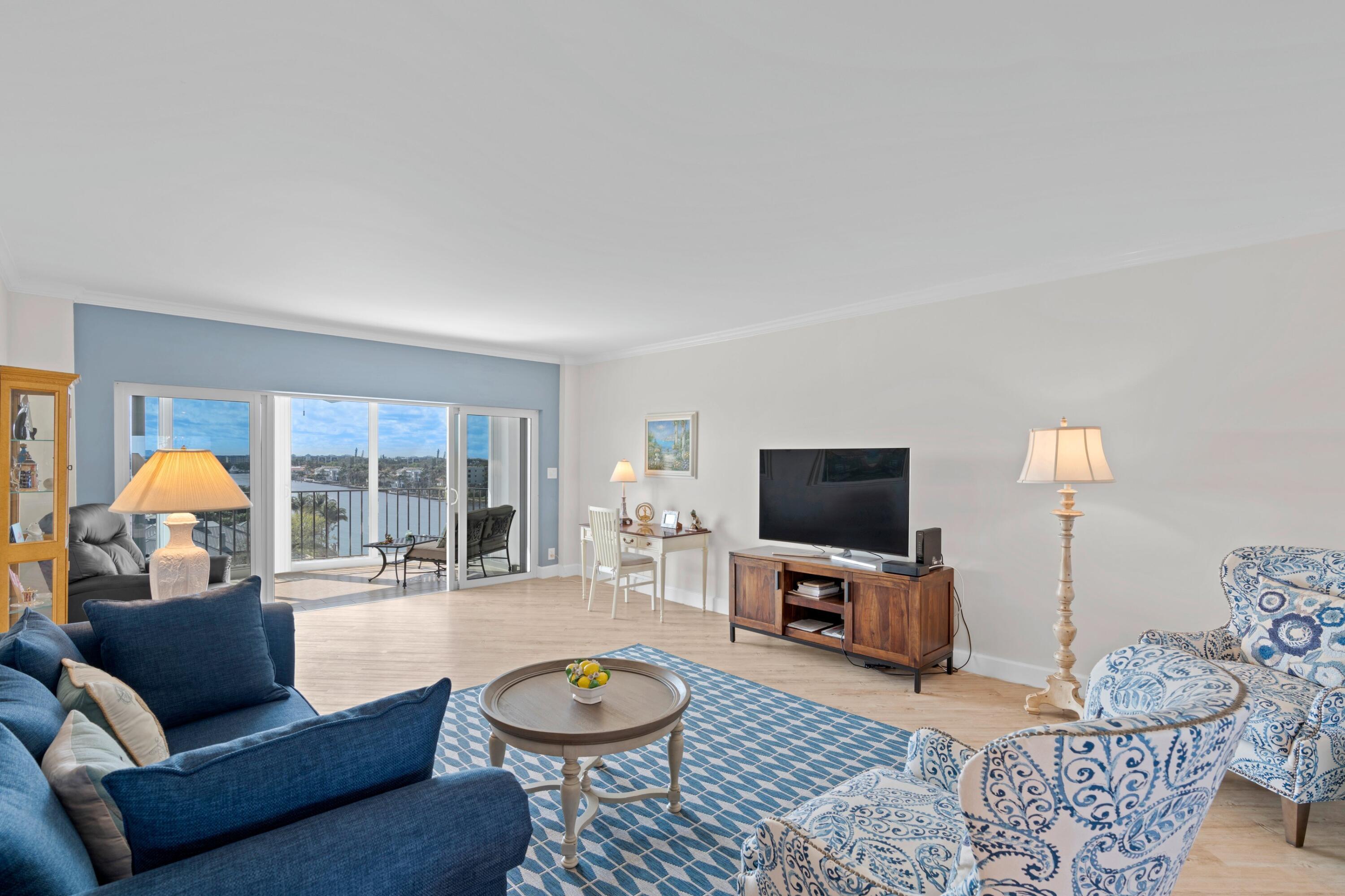 400 Seasage Drive 703