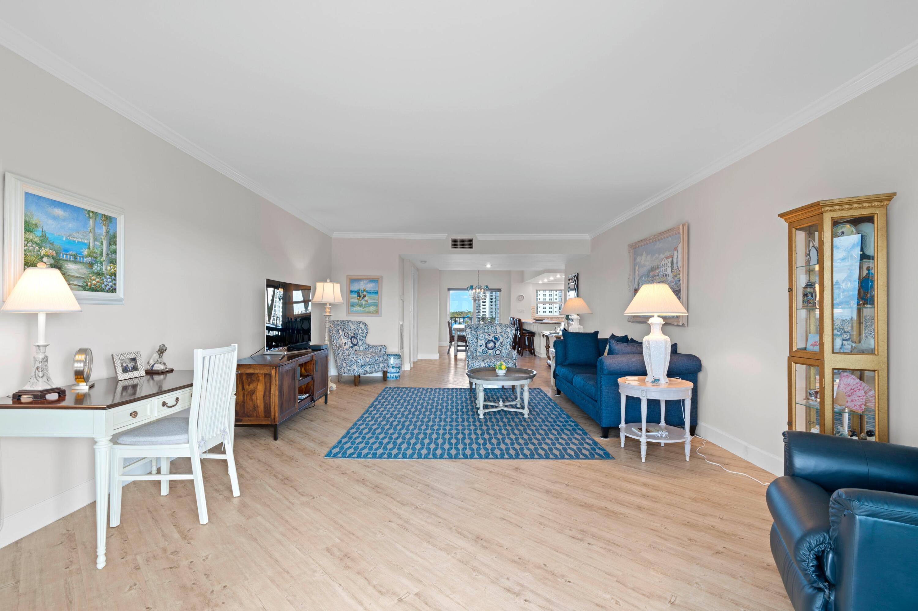 400 Seasage Drive 703