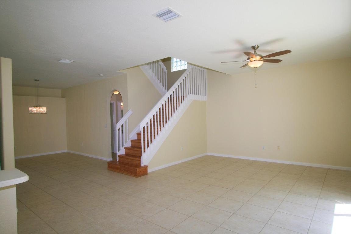 255 Saratoga Boulevard E