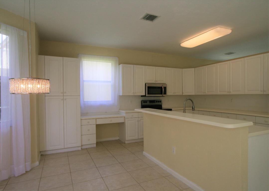 255 Saratoga Boulevard E