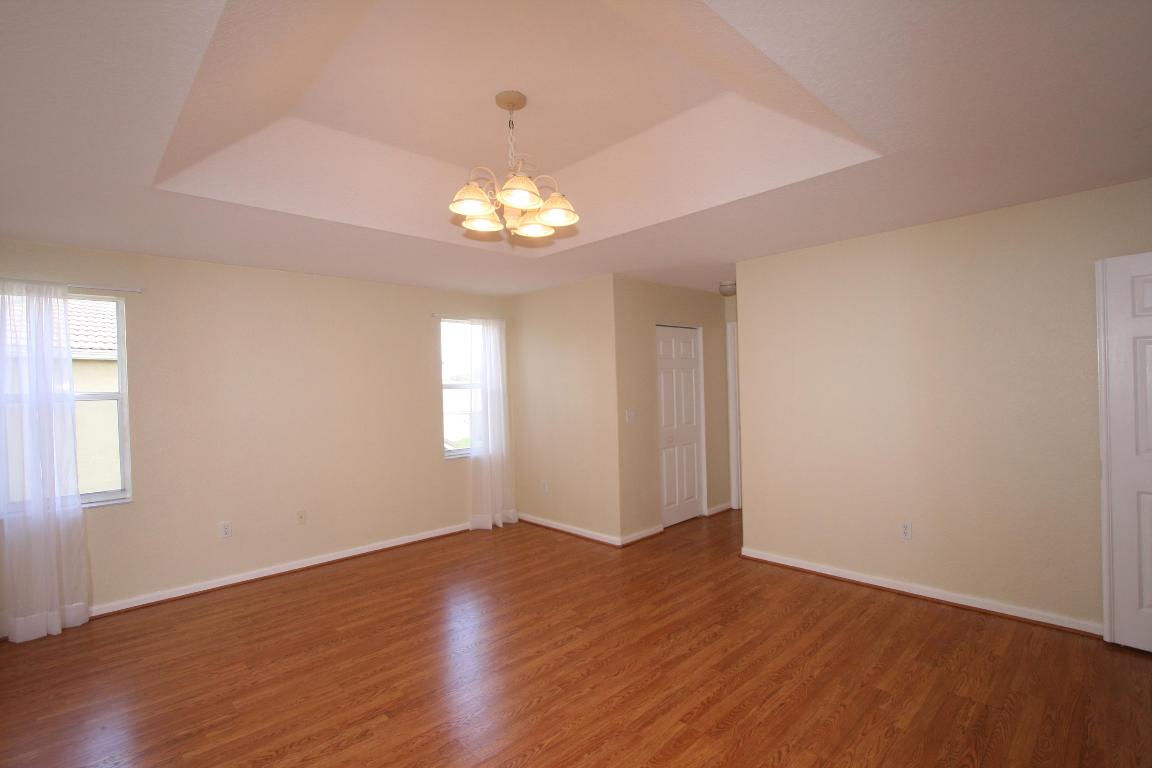 255 Saratoga Boulevard E