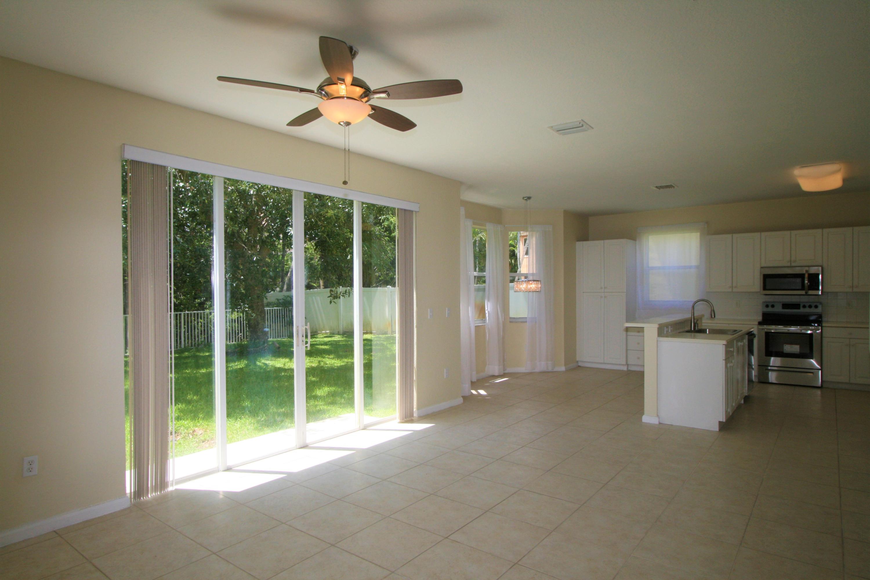 255 Saratoga Boulevard E