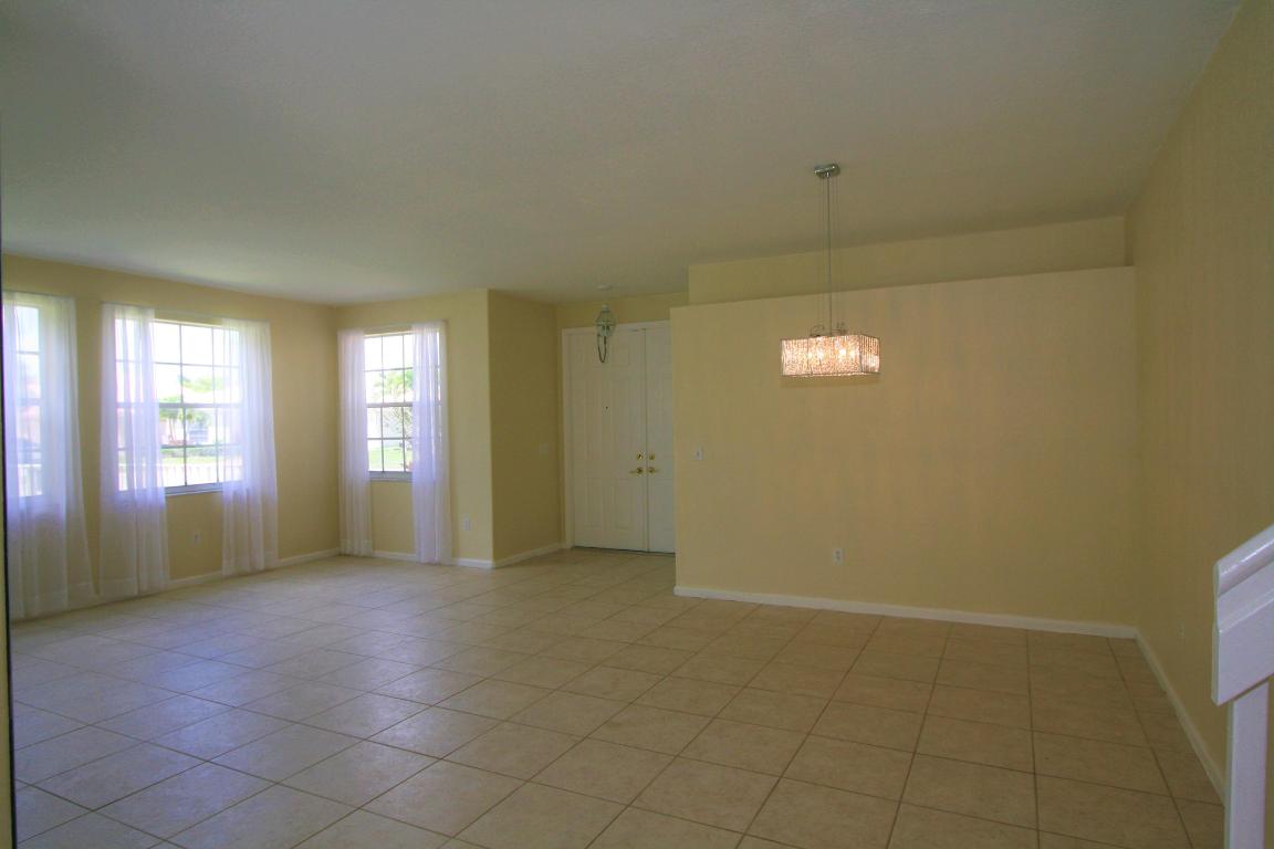 255 Saratoga Boulevard E