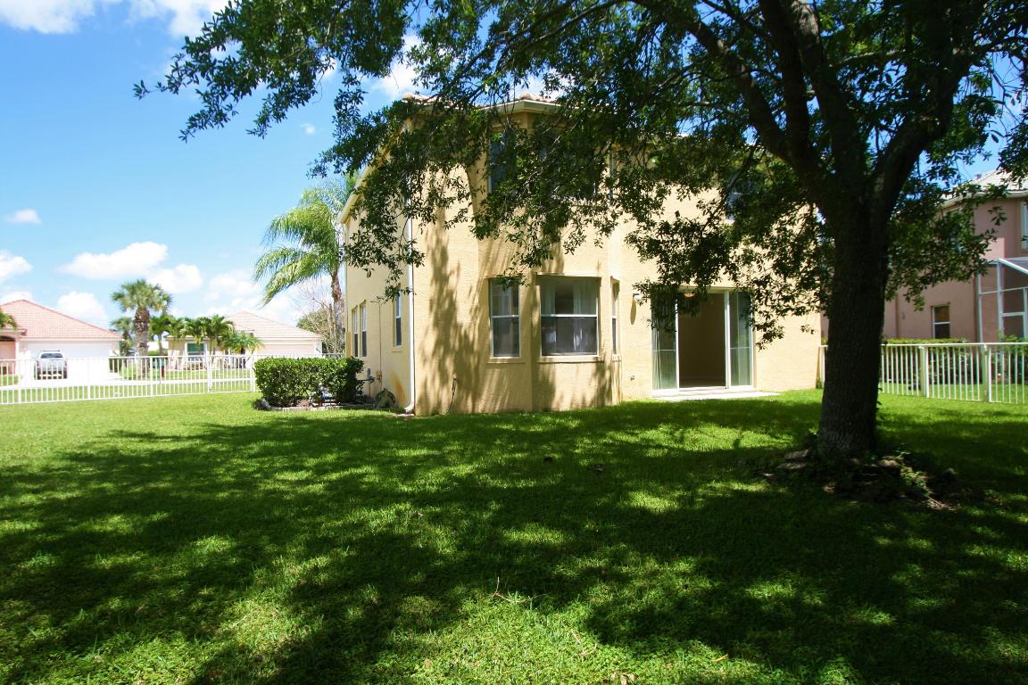 255 Saratoga Boulevard E